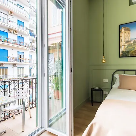 Oda ve Kahvaltı Civico 33 Napoli